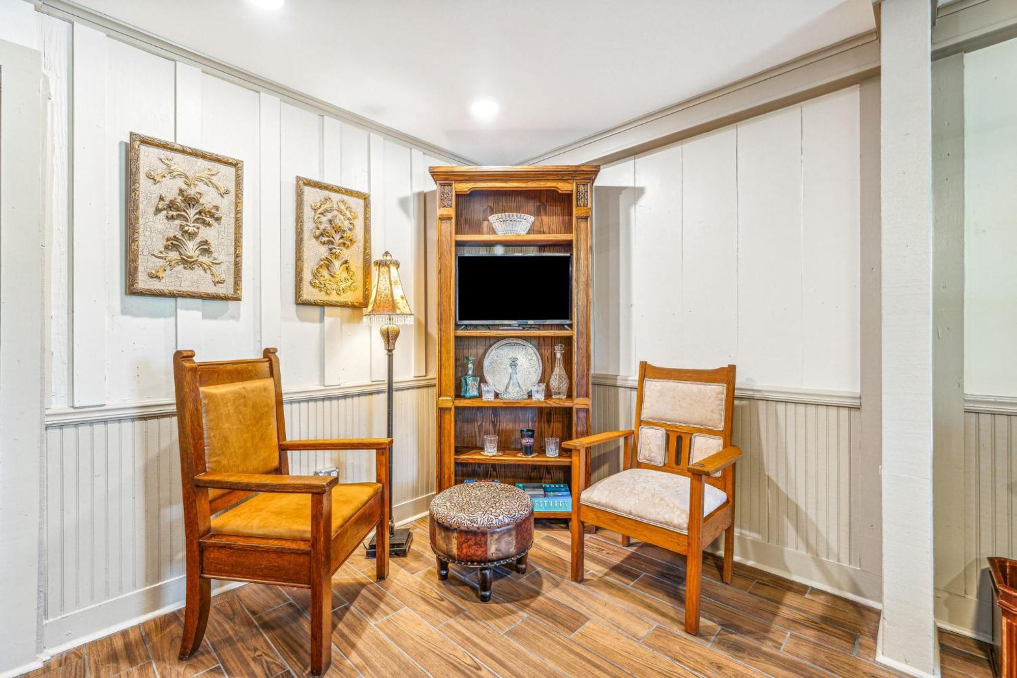 Captain Beech House * Stephenville